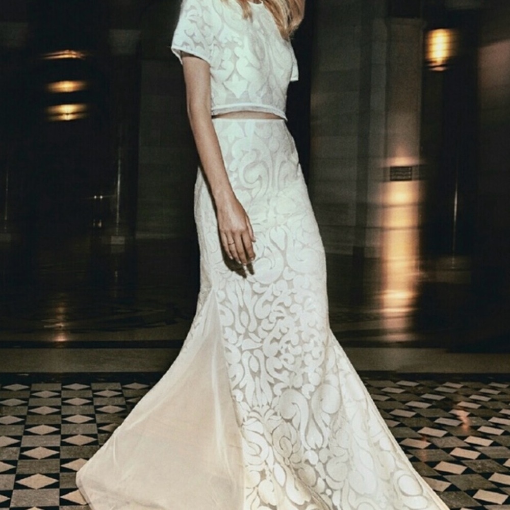Elegant White Lace Evening Gown